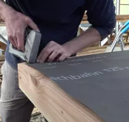 5,1 Chauffage_solaire_version_ardoise_agrafe_parepluie.png