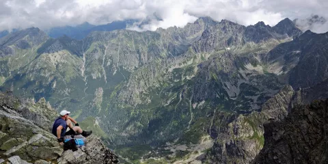 Comment réagir au mal des montagnes selon la Wilderness Medicine? Last Guide