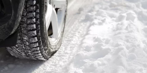 Quoi faire en hiver lorsqu'on est bloqué dans son véhicule? Last Guide 