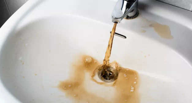 Comment filtrer et purifier de l'eau pour la rendre potable?