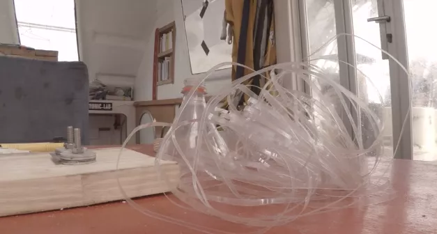 Comment transformer les bouteilles en fil plastique Low Tech Lab.png (899.68 Ko) 