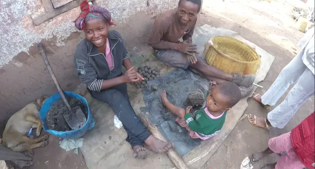 Savon de cendre et de graisse animale Low Tech Lab.png (1.33 Mo)