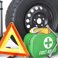Quoi mettre dans son kit d'urgence de véhicule? Last Guide