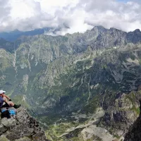 Comment réagir au mal des montagnes selon la Wilderness Medicine? Last Guide