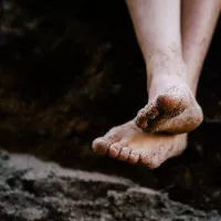 Comment le earthing est-il favorable à notre vie solutionera.jpg (63.75 Ko)